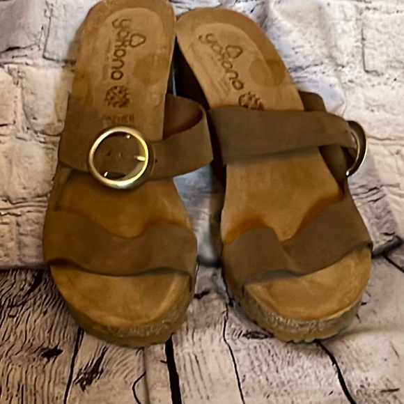 Leather slide “Birkenstock style mules. Size 9.5. Tan w/side buckle. - Picture 1 of 5